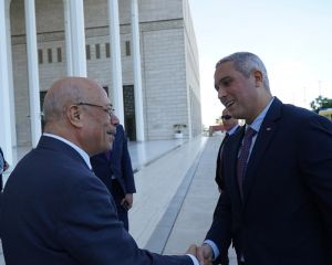 وزير السياحة التونسي يزور جامع الجزائر