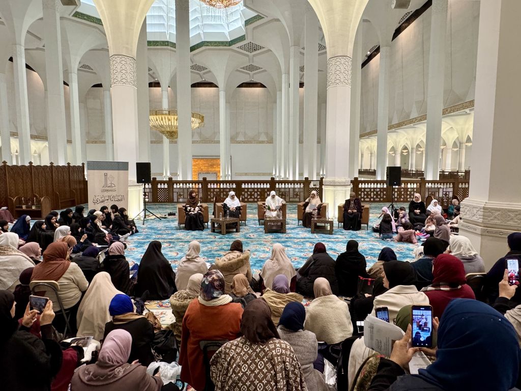 برعاية الشّيخ محمّد المأمون القاسميّ الحسنيّ، #عميد_جامع_الجزائر، نظّم قسم الإرشاد النّسويّ بـ #الفضاء_المسجديّ، اليوم السّبت 26 شعبان 1447هـ، الموافق 14 فبراير 2026م، ندوة علميّة ودعويّة موسومة بـ: