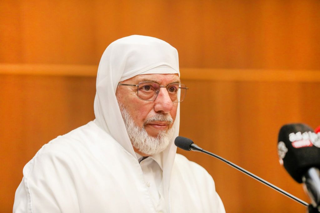 الحمد لله الّذي خلق الإنسان، وعلّمه البيان، وفتح له أبواب النّظر في الآي المسطور والكتاب المنظور، وجعل العلم سبيلا إلى معرفته، والعقل أداة لتدبّر سننه.